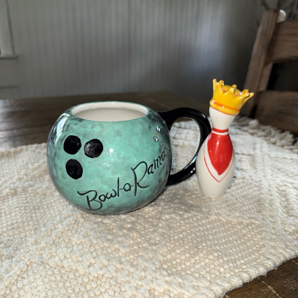 Bowling Pin Mug with Crown Accent - Aqua